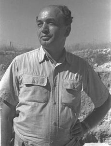 Nahman Avigad, 1950