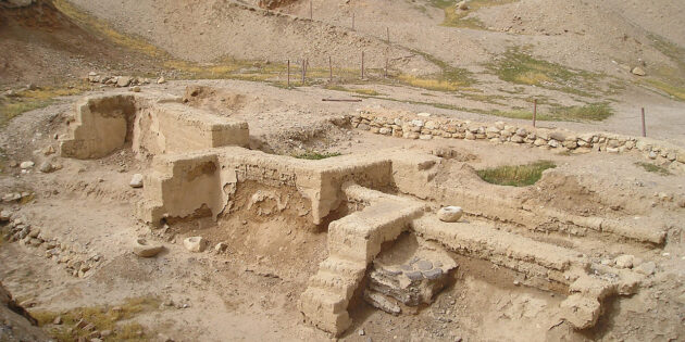 Did the Israelites Conquer Jericho? Bryant G. Wood, <i>Biblical Archaeology Review</i> (16:2), Mar/Apr 1990.