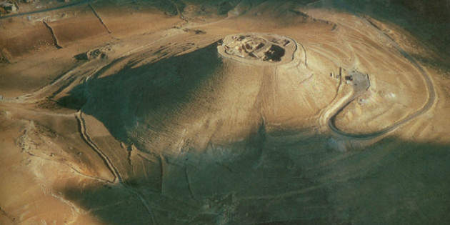 Ehud Netzer. “Jewish Rebels Dig Strategic Tunnel System.” Biblical Archaeology Review 14, 4 (1988).