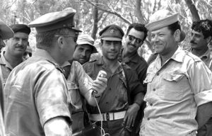 Chief of Staff Yitzchak Rabin in the field in the Six Day War