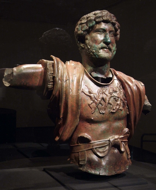 Statue_of_Hadrian
