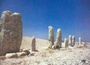 ten-monoliths-tel-gezer