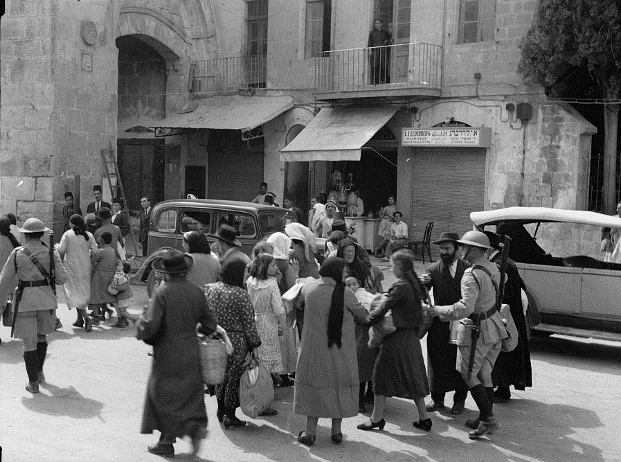 Jews Evacuate the Old City, 1936