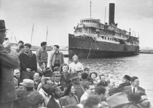 British Restrict Jewish Immigration to Palesti