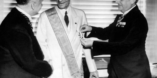 1938 Henry Ford Receives the Grand Cross of German Eagle from Nazis