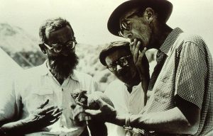 Gerald Lankester Harding, Roland de Vaux and Józef Milik at Qumran